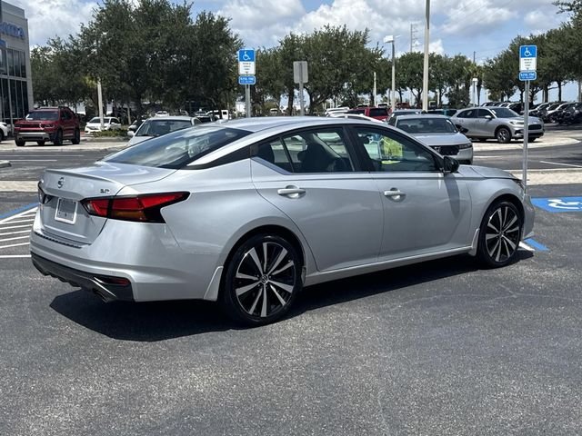 Used 2021 Silver Nissan 2.5 SR image 4