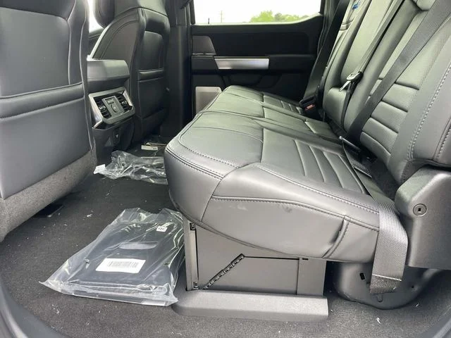New 2026 Star White Metallic Tri-Coat Ford Platinum image 9