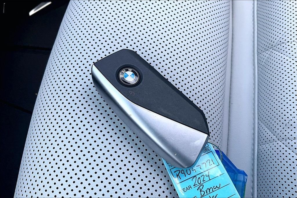 Used 2024 Blue BMW xDrive40i image 36