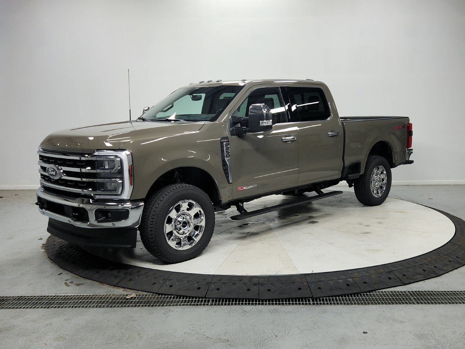 New 2027 Marsh Gray Metallic Ford F-250® King Ranch® image 4