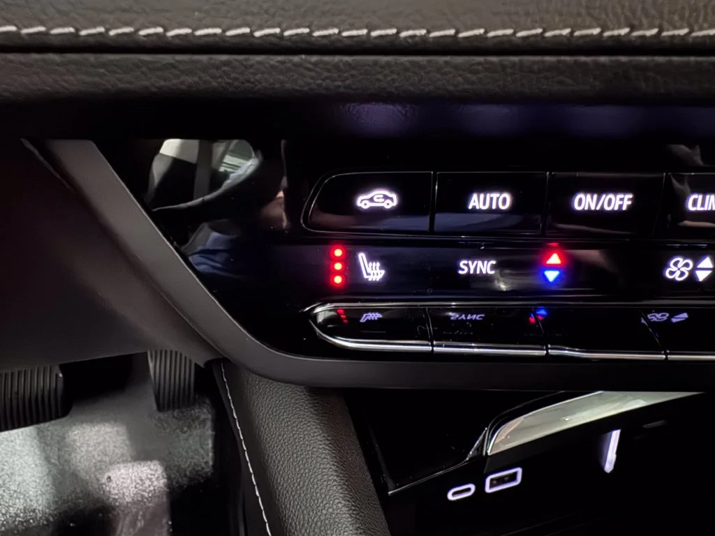 2023 Buick Envision Essence - Photo 19