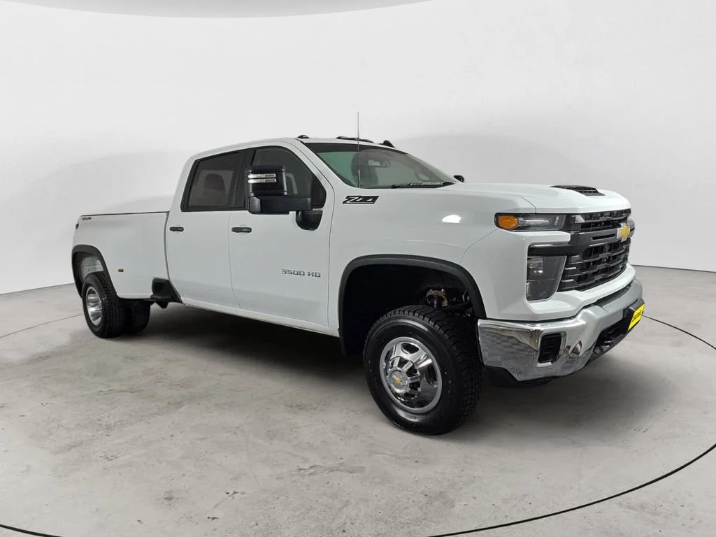 Used 2024 Summit White Chevrolet WT DRW image 5