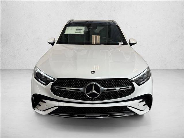 New 2026 MANUFAKTUR Moonlight White Metallic Mercedes-Benz GLC 300 image 32