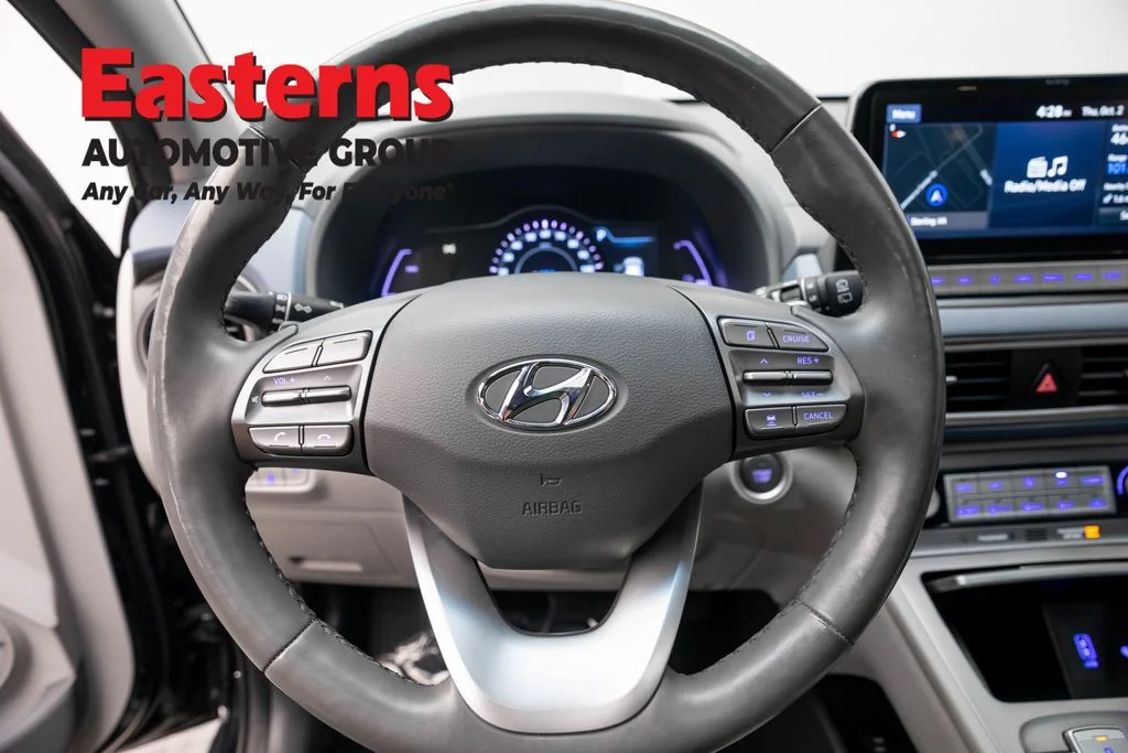 Used 2021 Black Hyundai Ultimate image 10