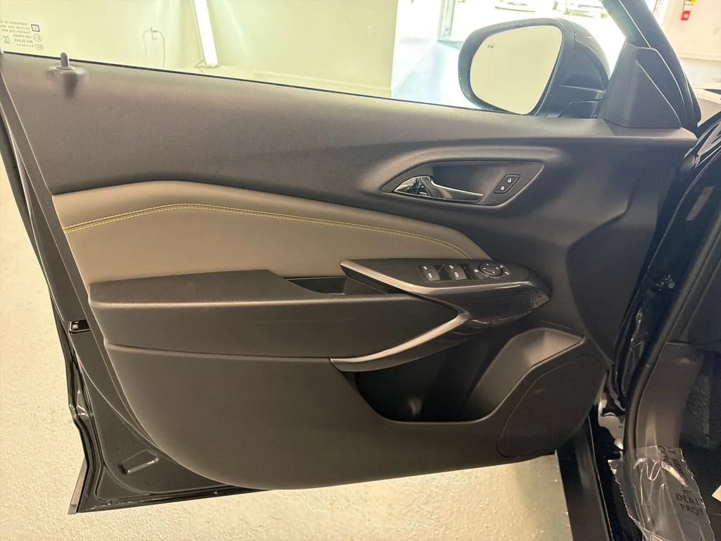 New 2026 Mosaic Black Metallic Chevrolet ACTIV image 12