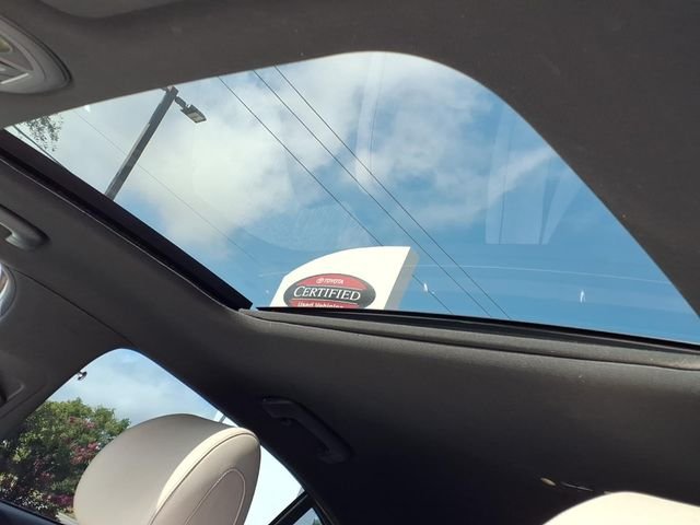 Used 2023 White Genesis 2.0T image 8
