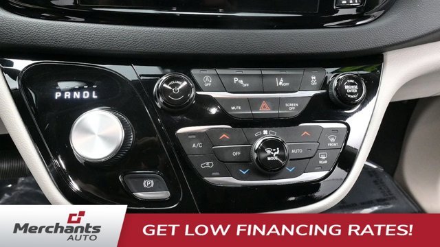Used 2024 White Chrysler Touring L image 19