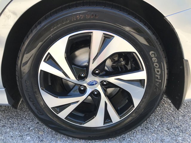 Used 2020 Ice Silver Metallic Subaru Premium image 9