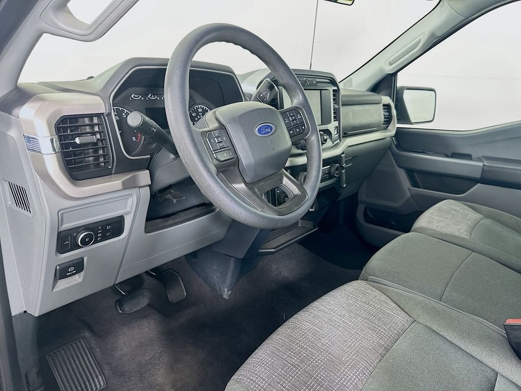 Used 2023 Oxford White Ford XLT image 9
