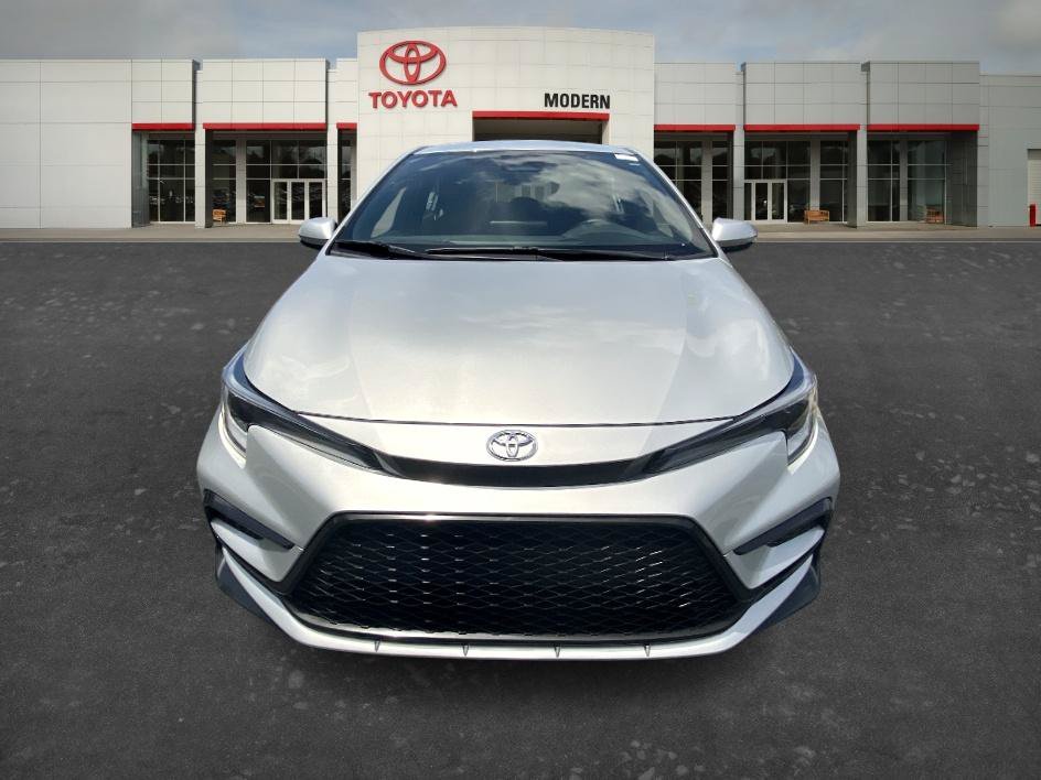 Used 2025 Classic Silver Metallic Toyota SE image 2