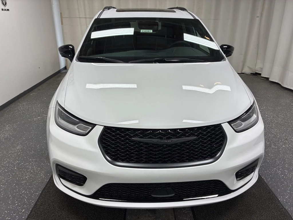 New 2026 White Chrysler Limited image 2