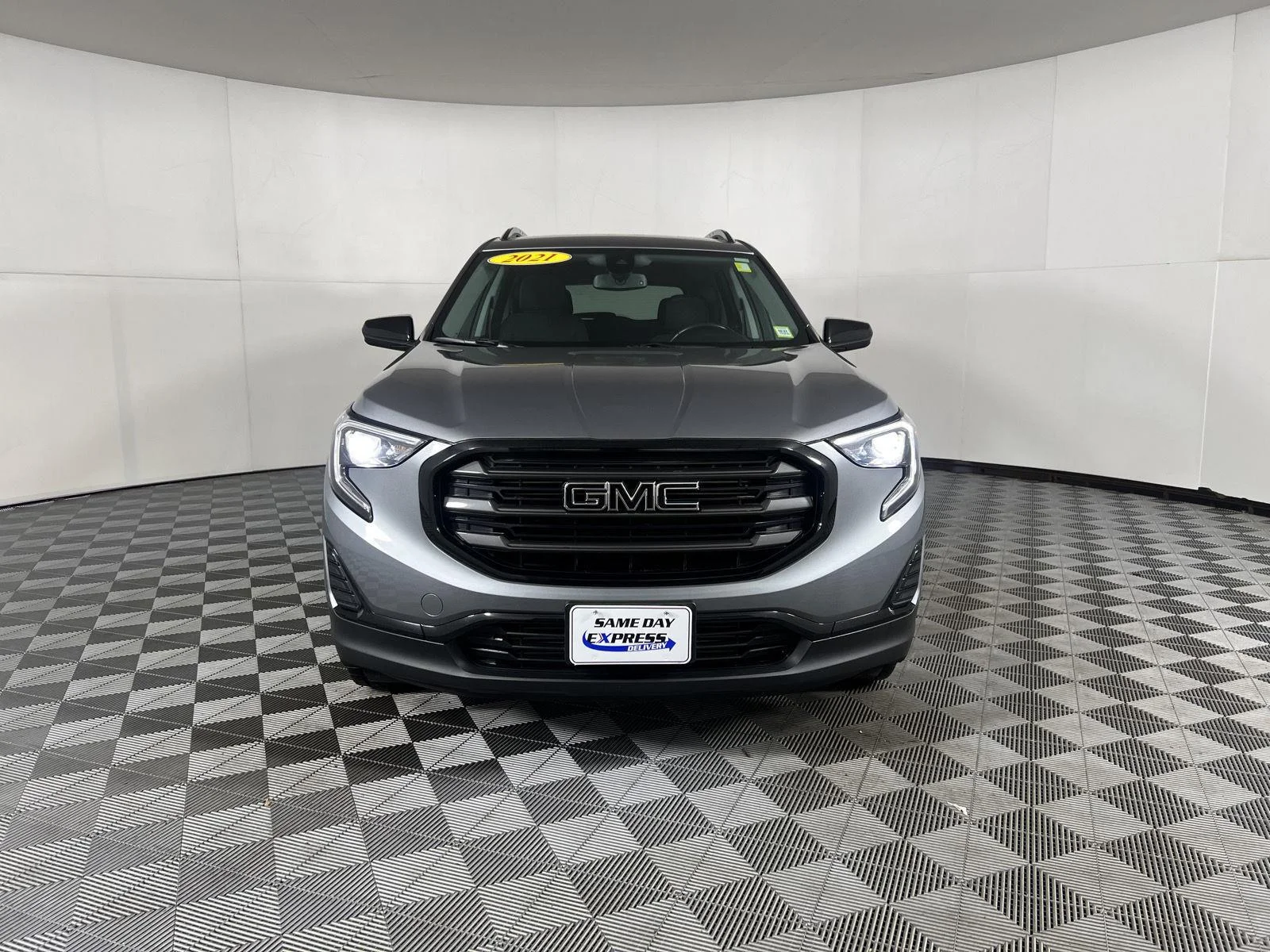 Used 2021 Satin Steel Metallic GMC SLE image 40
