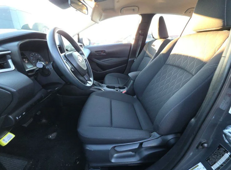 Used 2025  Toyota LE image 3