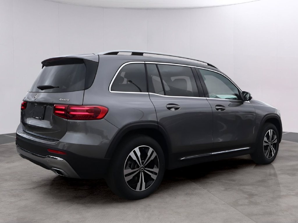 Used 2026 Mountain Grey Metallic Mercedes-Benz GLB 250 image 7