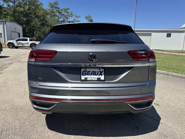 Certified Used 2020 Platinum Gray Metallic Volkswagen 2.0T SE image 14