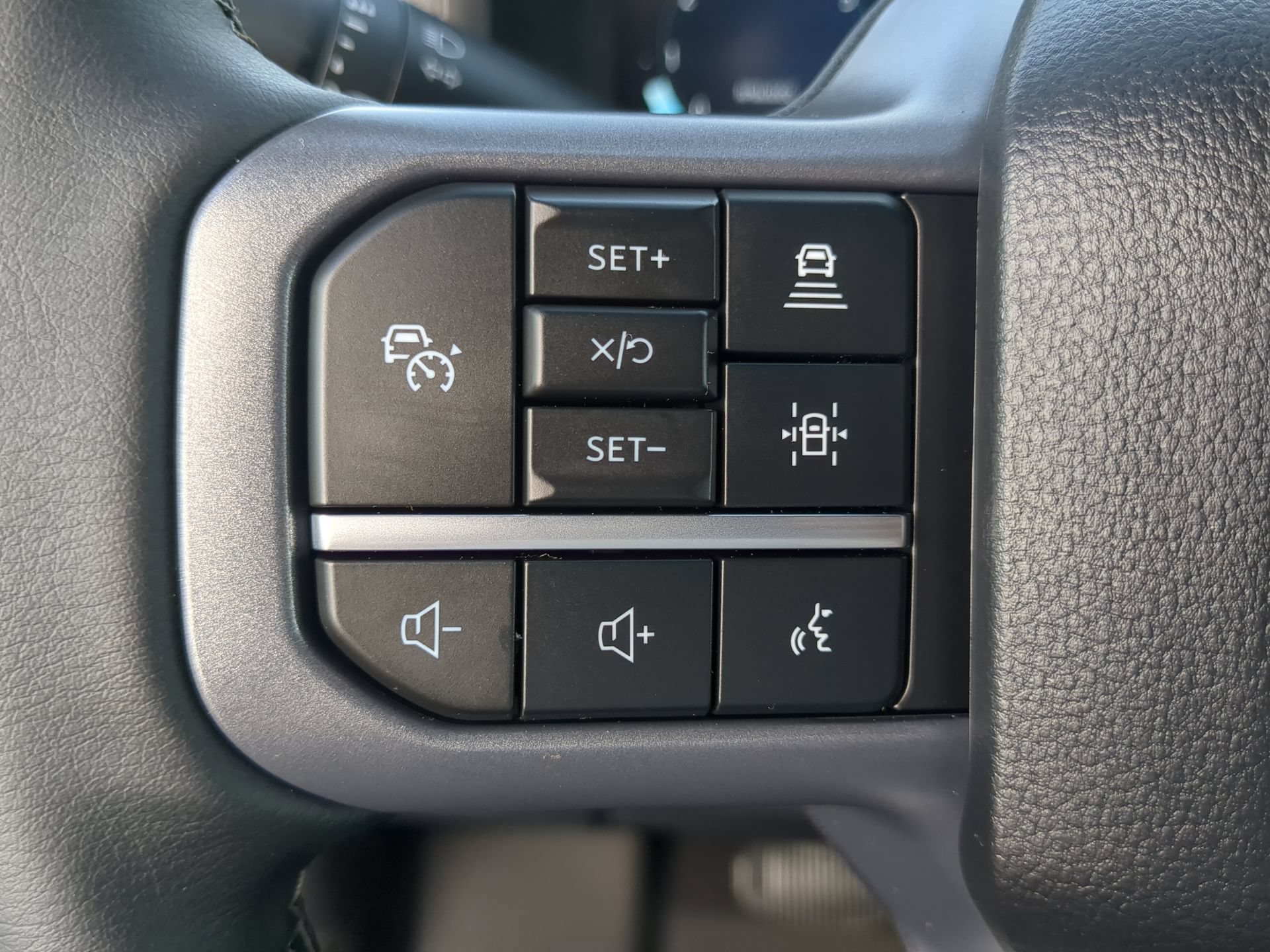 New 2026 Carbonized Gray Metallic Ford XLT image 63