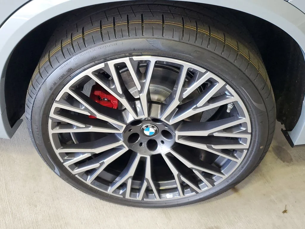 Used 2026 Gray BMW sDrive40i image 5