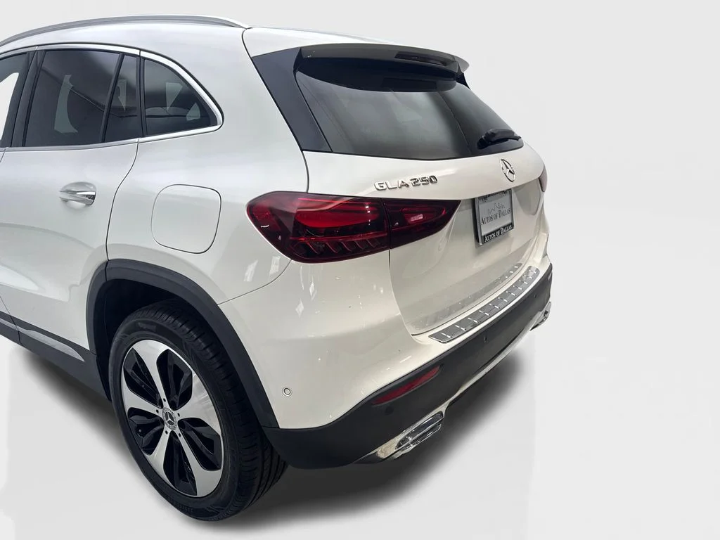 Used 2025 White Mercedes-Benz GLA 250 image 19