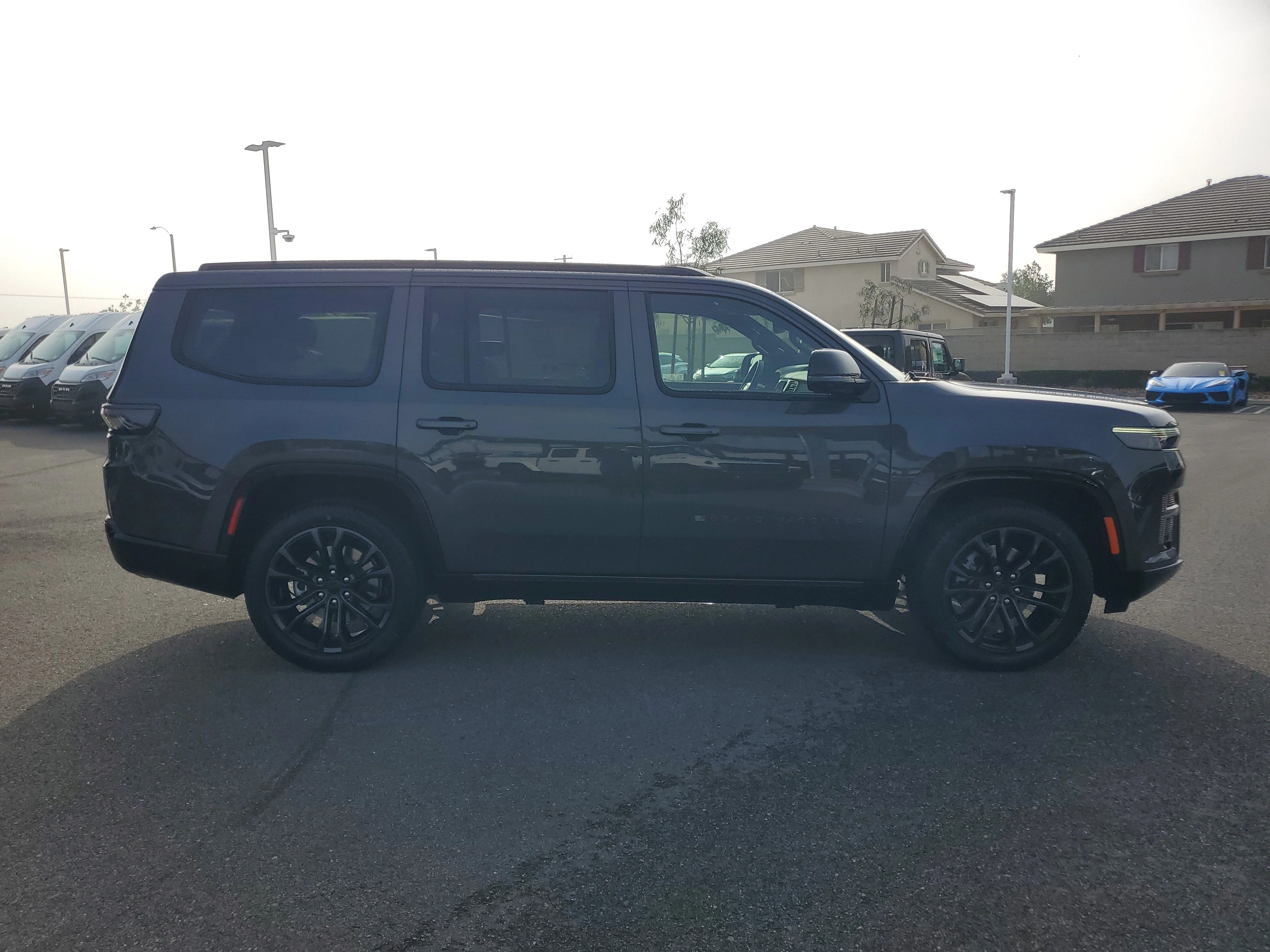 New 2026 Baltic Gray Metallic Clearcoat Jeep Summit Obsidian image 7
