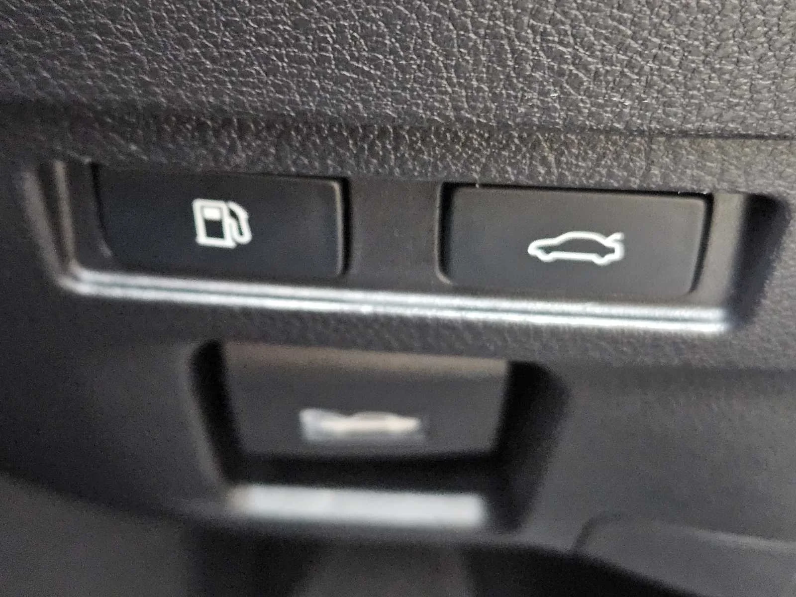 Certified Used 2025 IRIDIUM Lexus  image 16