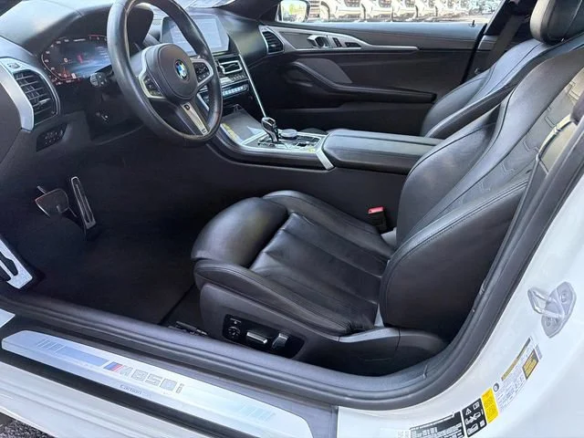 Used 2019 White BMW xDrive image 9