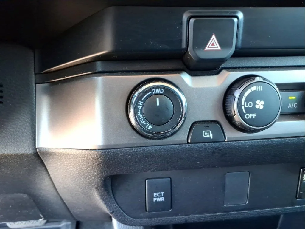 Used 2019 Silver Toyota SR image 25