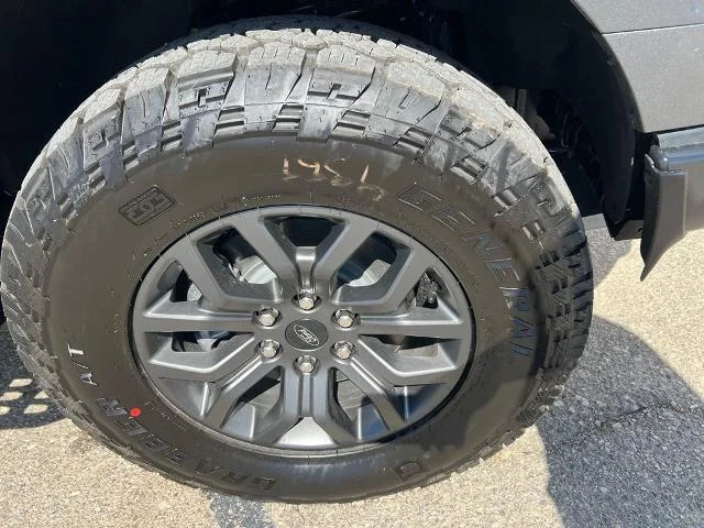 New 2026 Carbonized Gray Metallic Ford Tremor® image 61