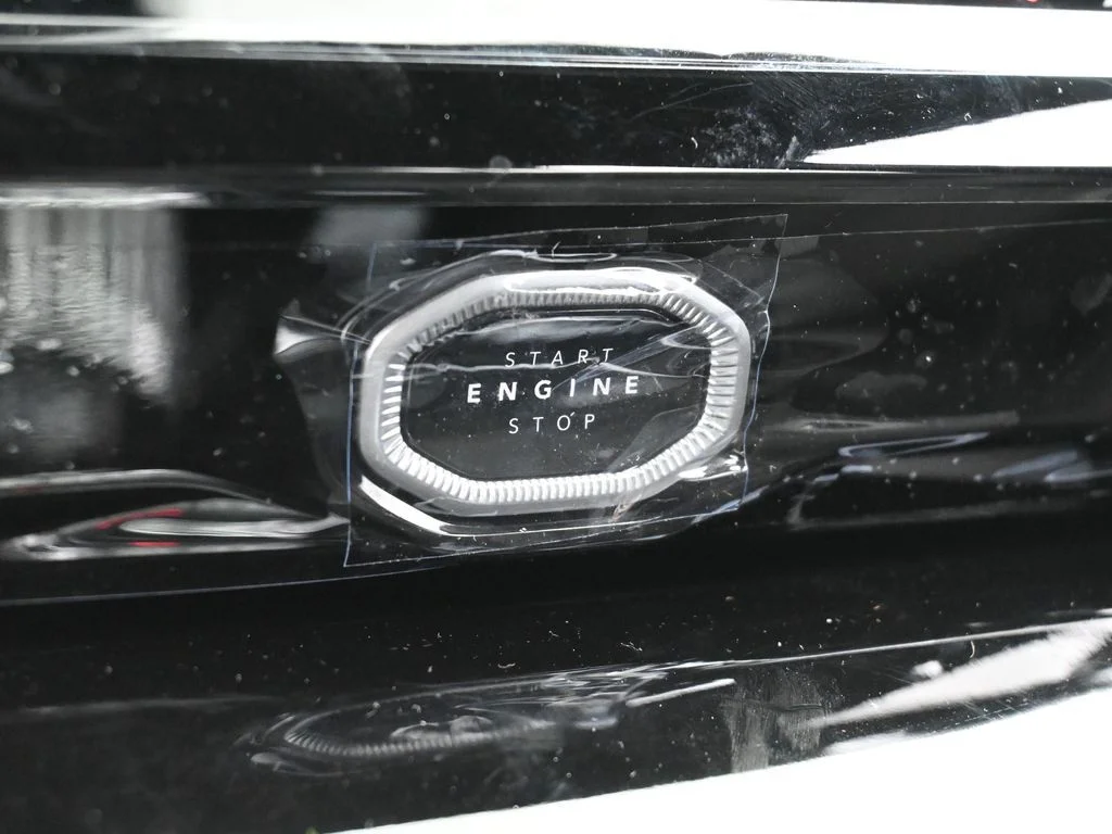 New 2026 Diamond Black Crystal Pearl-Coat Exterior Paint Jeep Altitude image 22