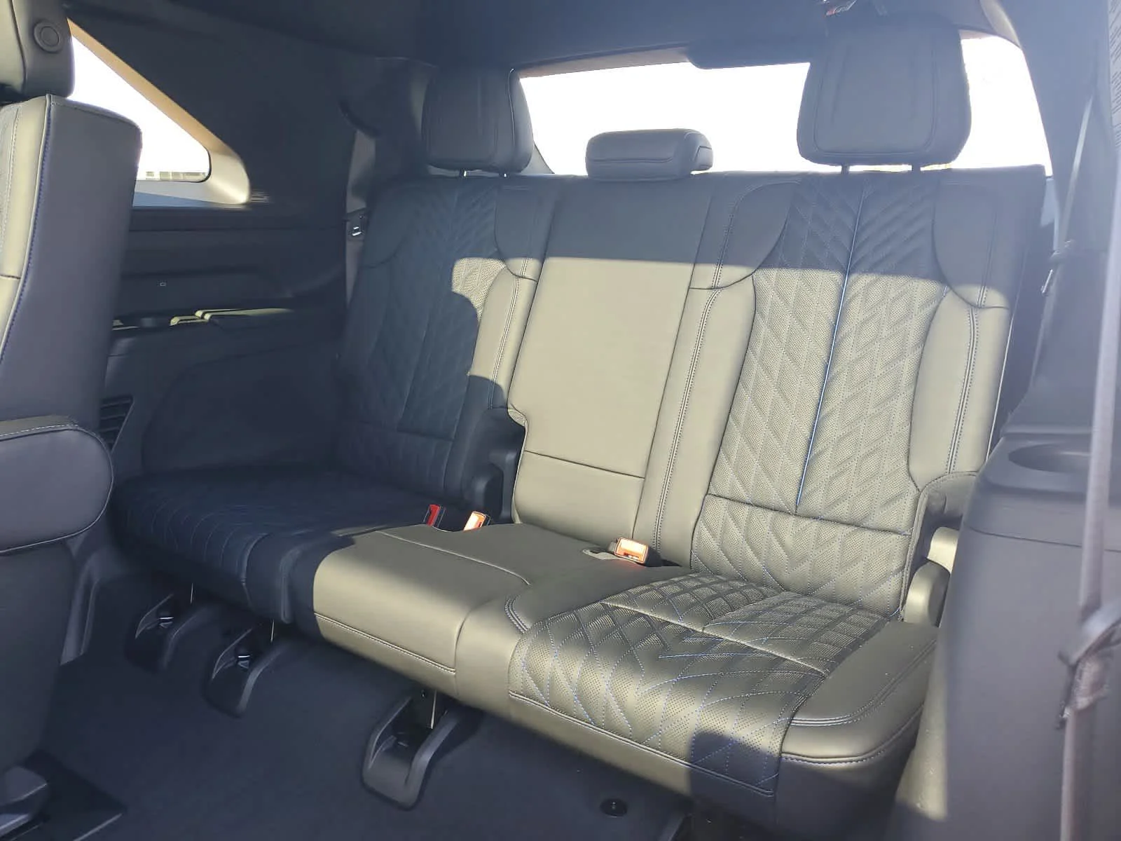 2025 Cadillac Escalade IQ Luxury 1 - Photo 15
