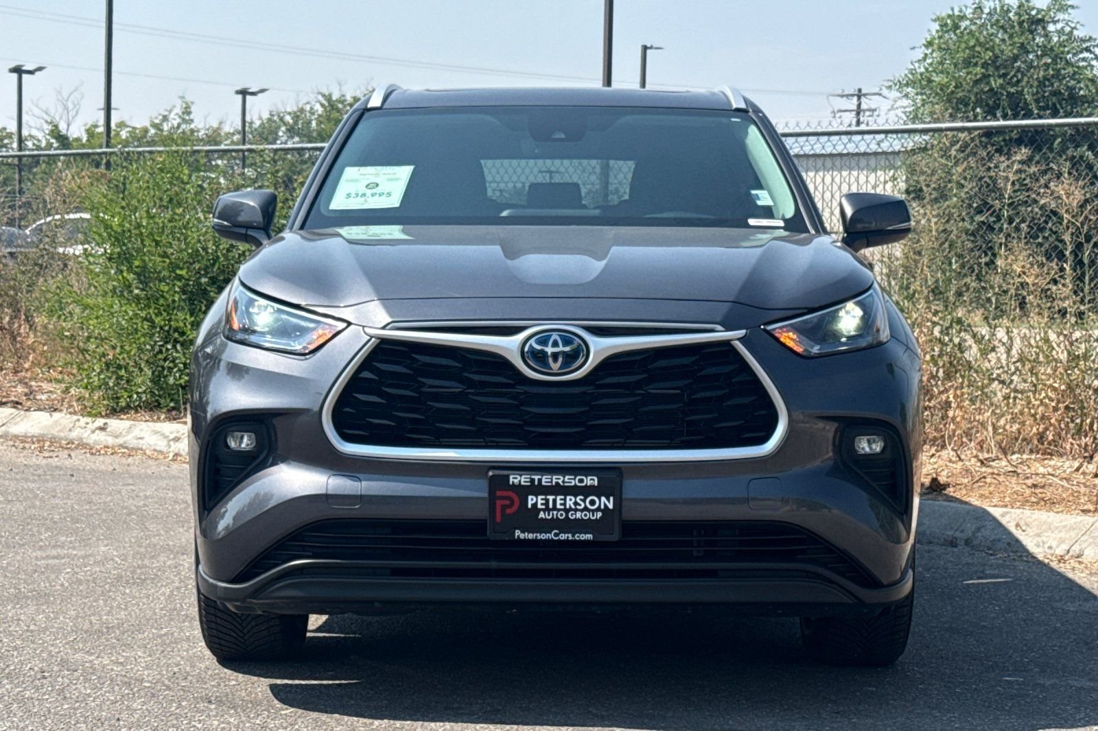Used 2022 Gray Toyota XLE image 9