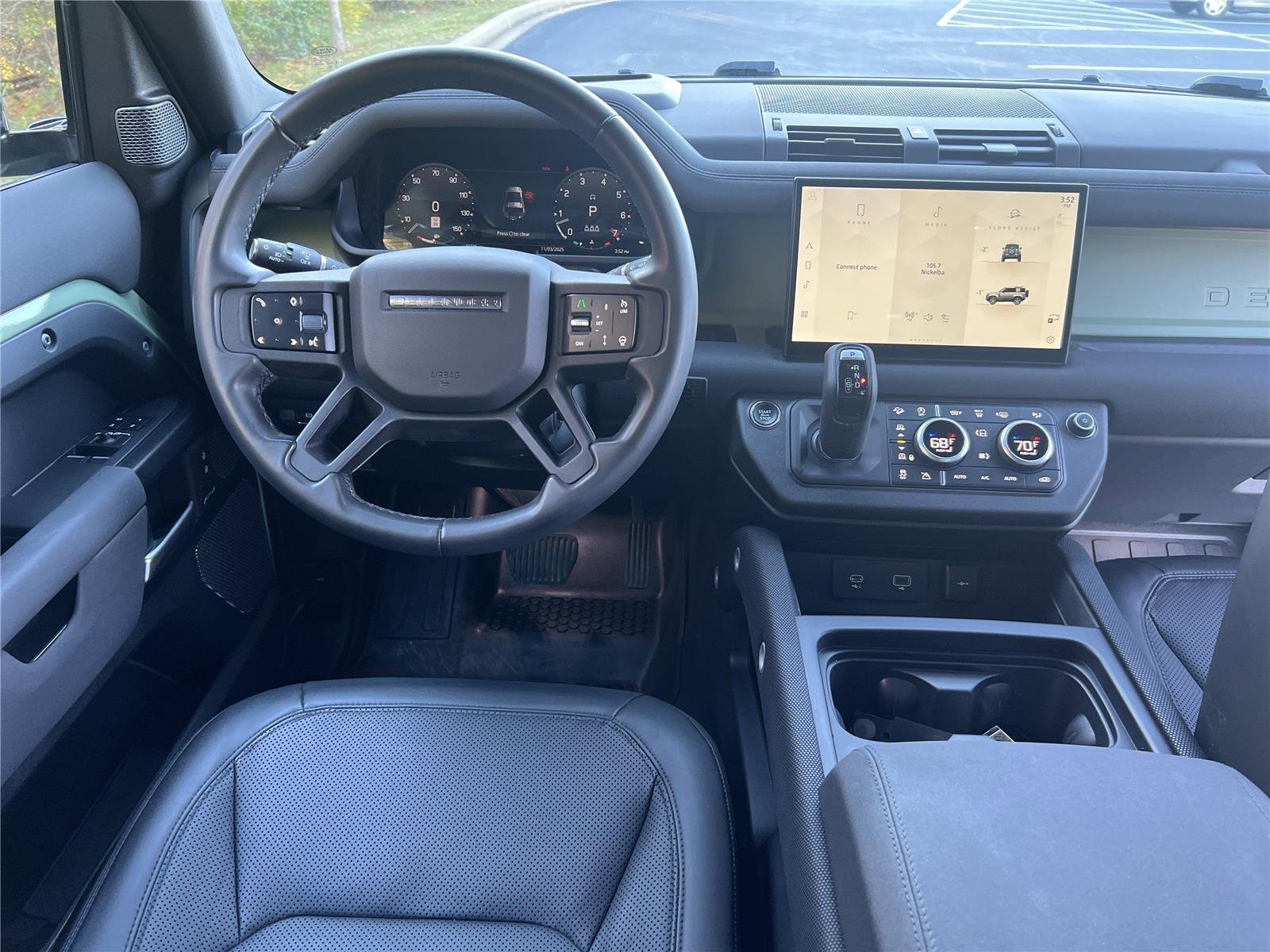 Certified Used 2023 Grasmere Green Land Rover 75th Edition image 11