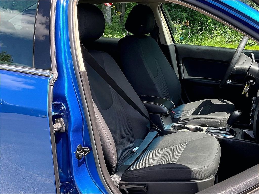 Used 2012 Blue Ford SE image 11