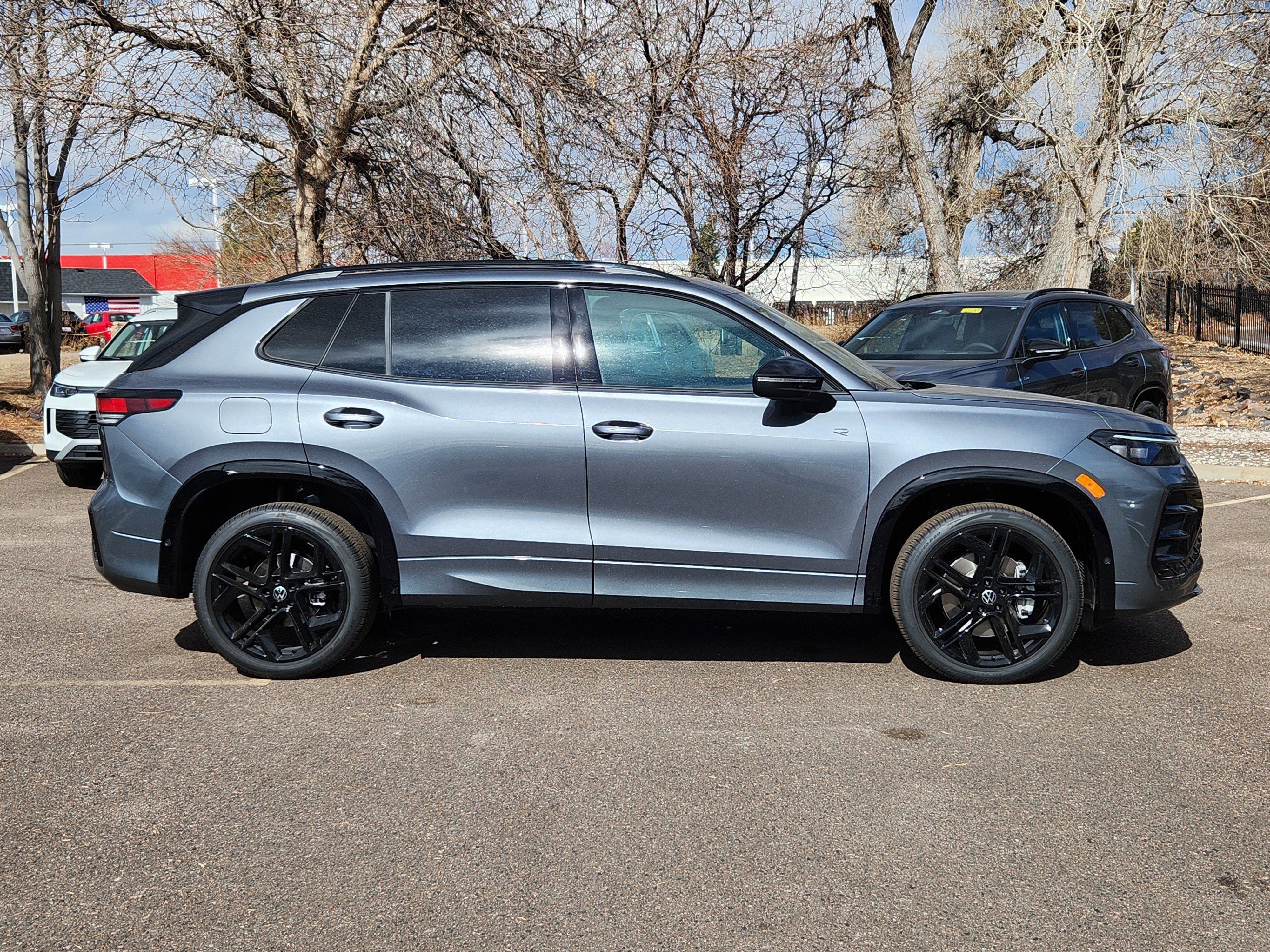 2026 Volkswagen Tiguan SE R-LINE BLACK