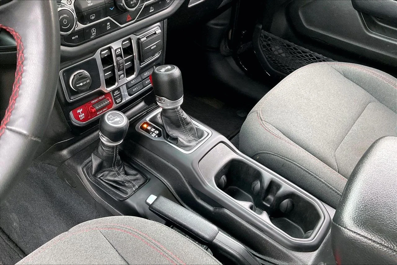 Certified Used 2024 Black Jeep Rubicon image 29