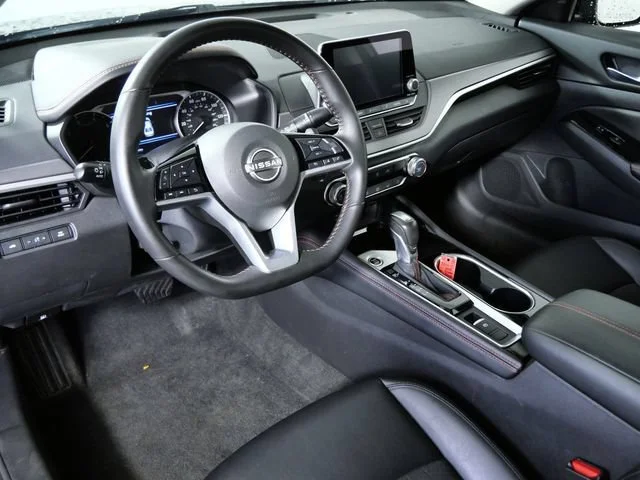 Used 2025 Gray Nissan 2.5 SR image 3