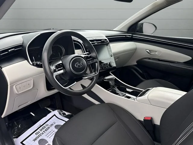 Used 2023 Silver Hyundai SEL image 9