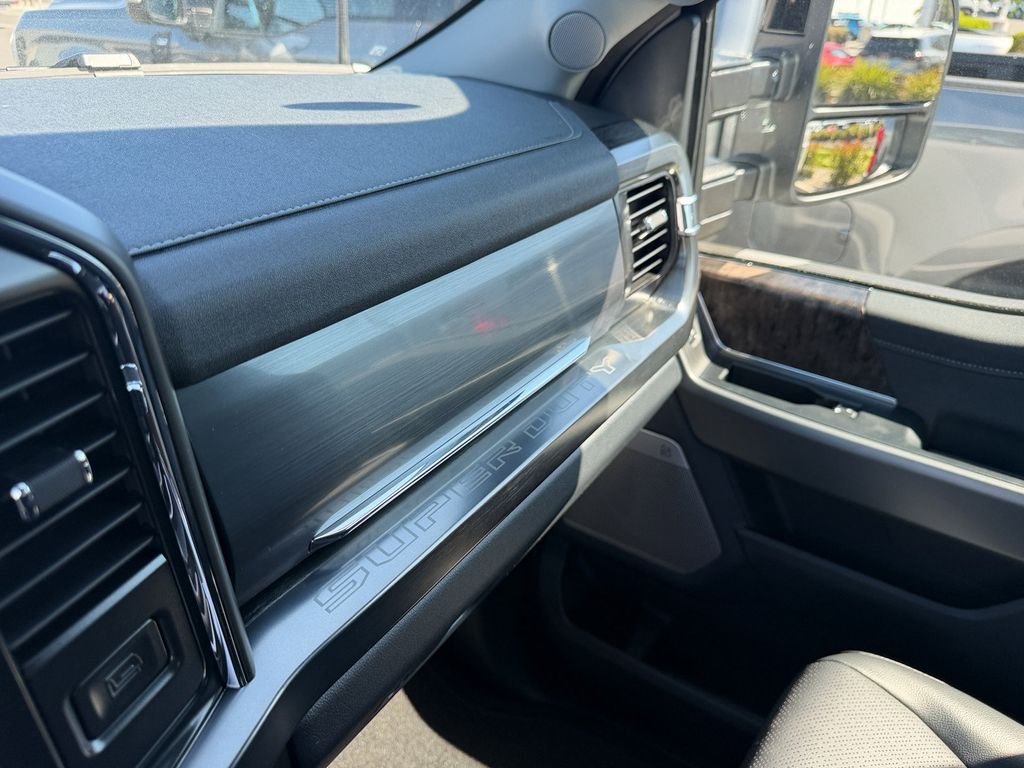 New 2026 Star White Metallic Tri-Coat Ford F-250® Lariat® image 25