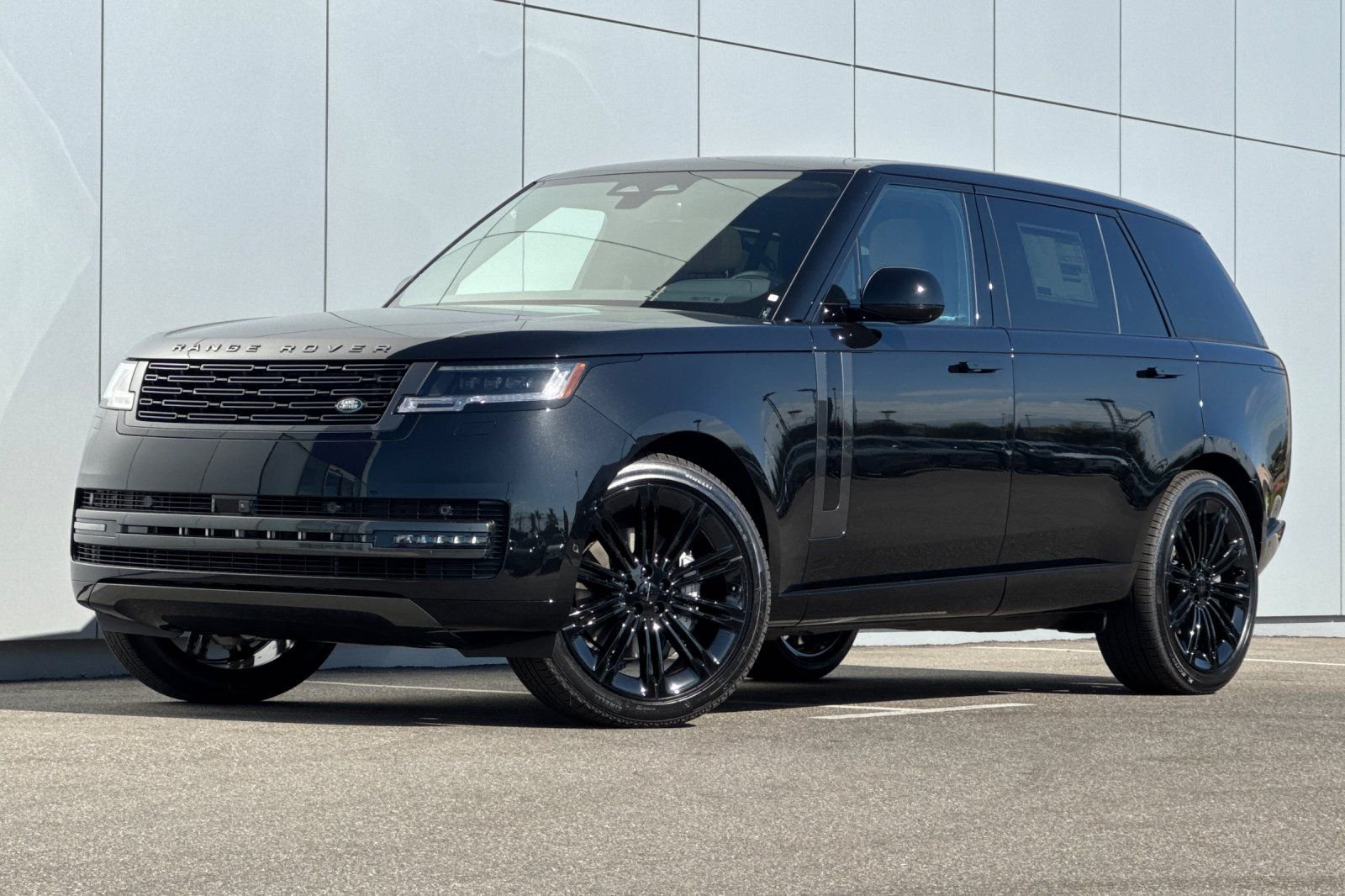 New 2026 Santorini Black Land Rover SE image 1
