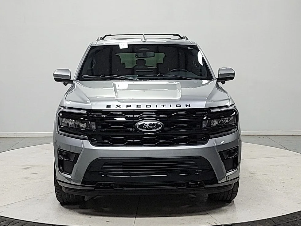 Used 2024 Silver Ford Limited image 2
