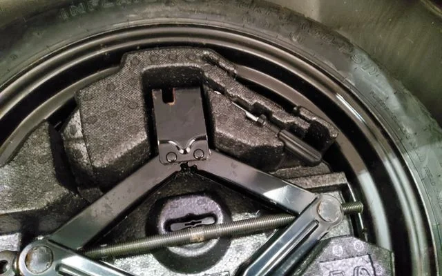 Used 2018 Black Subaru 2.5i Limited image 12