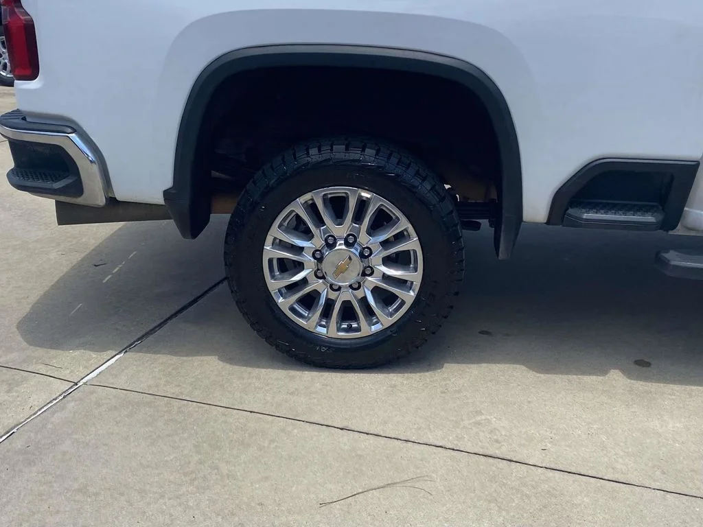 Used 2023 White Chevrolet LTZ image 11