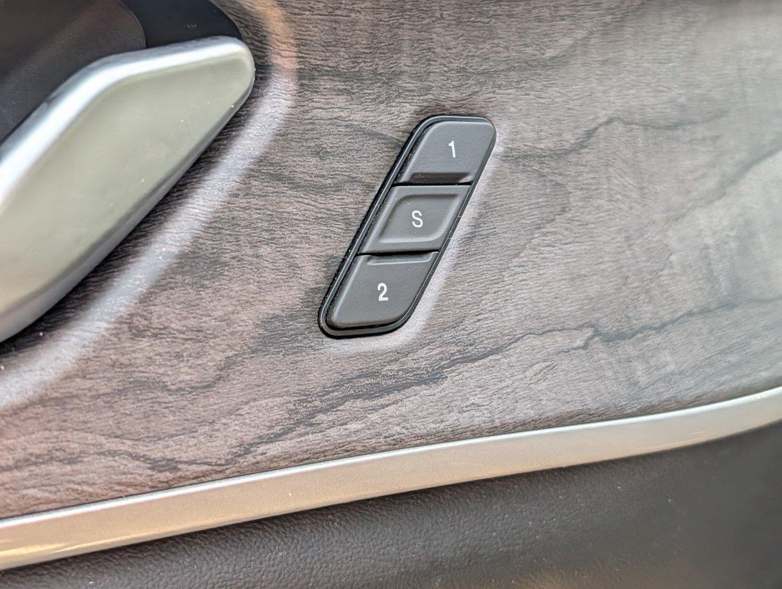 Used 2023 Baltic Gray Metallic Clearcoat Jeep Limited image 17