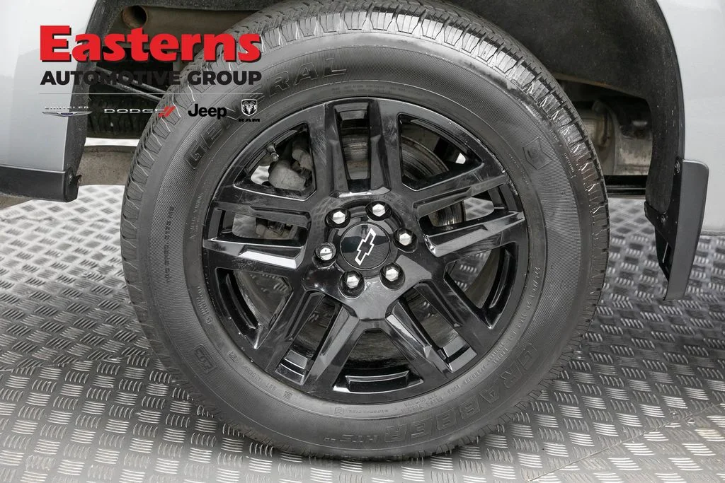 Used 2024 Gray Chevrolet Custom image 30