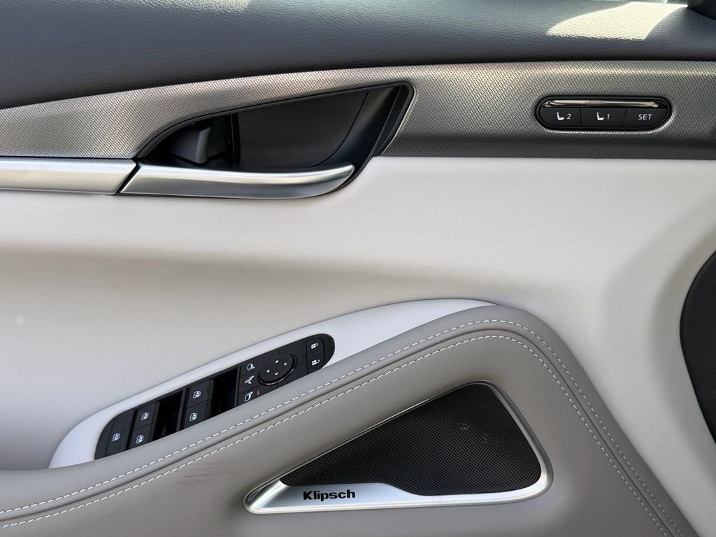 New 2027 HARBOR GRAY INFINITI Luxe FWD image 28