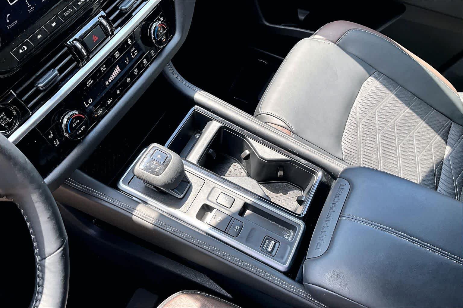 Certified Used 2025 Obsidian Green Pearl Nissan Platinum image 17