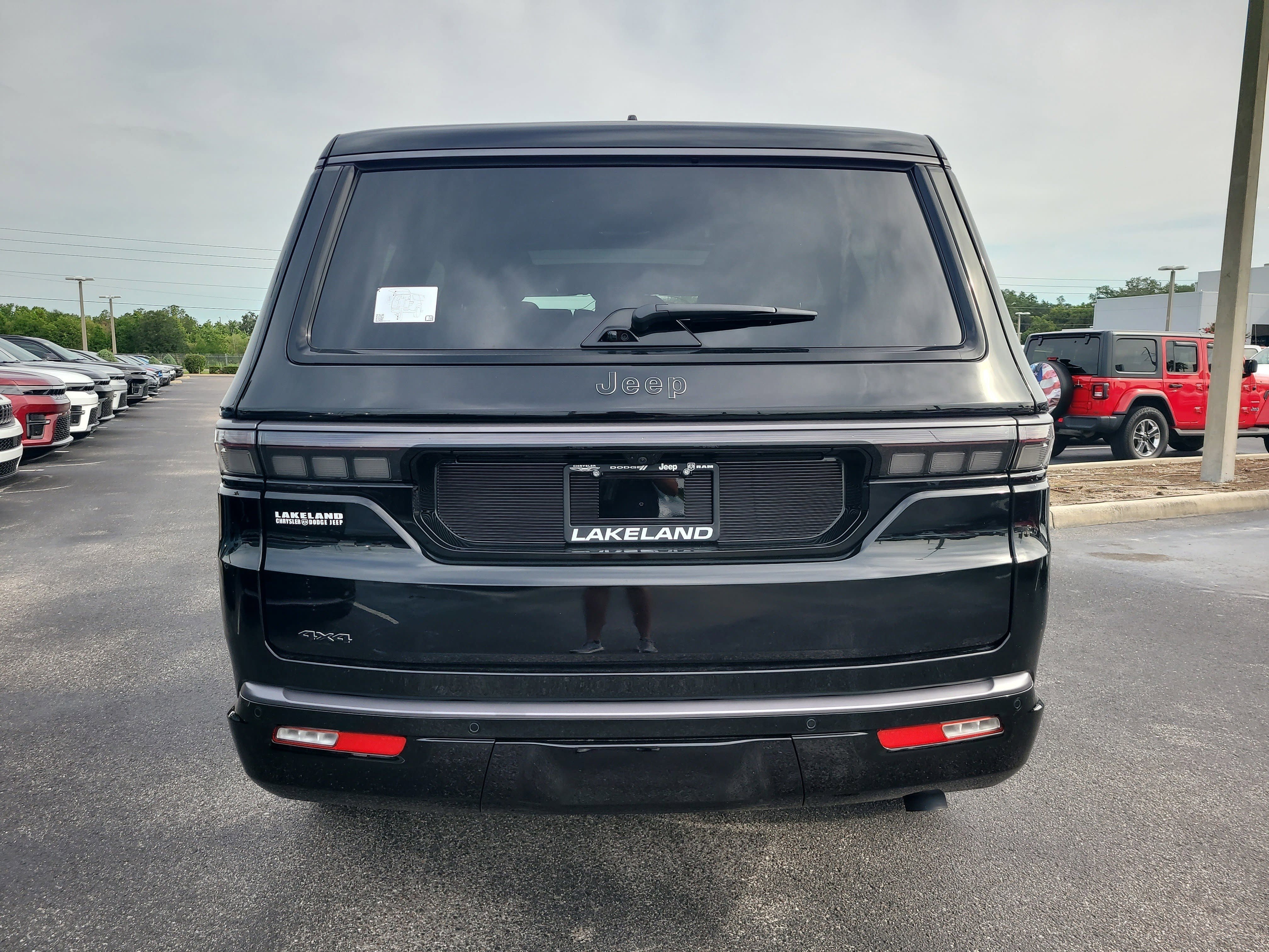 New 2026 High Gloss Black Exterior Paint Jeep Summit Obsidian image 7