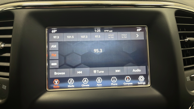 Used 2019 Velvet Red Pearlcoat Jeep Laredo E image 14