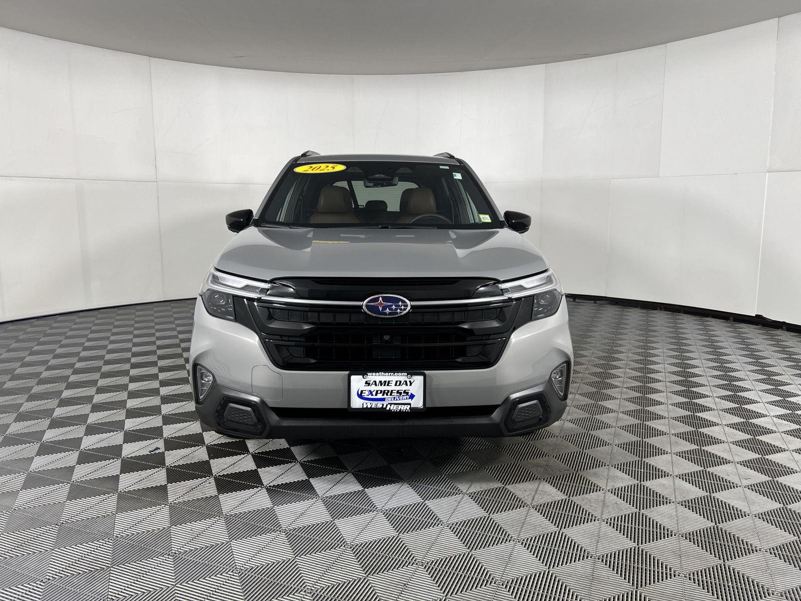 Used 2025 River Rock Pearl Subaru Touring image 13