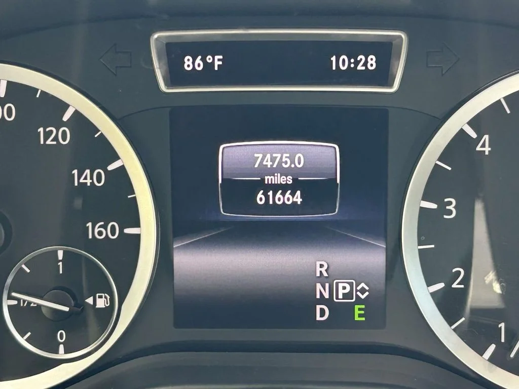 Used 2018 White INFINITI Premium image 22