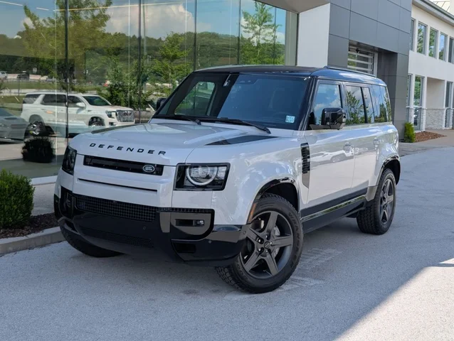 2026 Land Rover Defender 110 X-Dynamic SE